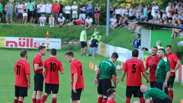 Steigt in die A-Klasse ab: Der FC Poppenlauer, der im Derby gegen Maßbach noch triumphiert hatte, aber gegen Oberleichtersbach am Ende auf verlorenem Posten stand.