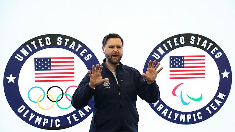 US-Vize-Pr&auml;sident JD Vance macht seit seiner Ankunft bei Olympia von sich reden.