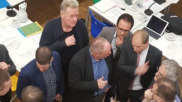 Viel Beratungsbedarf wegen der Rathaussanierung gab es zuletzt im Stadtrat.  Foto: Ekkehard Roepert