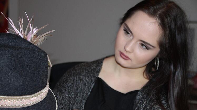 Ein prüfender Blick - und fertig! Foto: Ulrike Müller