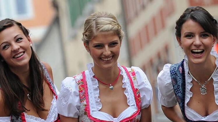 Wir werden immer weniger. Wer soll mal in Deutschland die Beiträge zahlen, wenn unsere Models ins Rentenalter kommt? Foto: Andreas Gebert/dpa