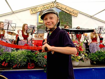 Ein dickes Lob gab es für das Feuerwehrfest, mit dem im Juli das 140-jährige Bestehen der Wehr Dittlofsroda gefeiert wurde.  Foto: Gerd Schaar