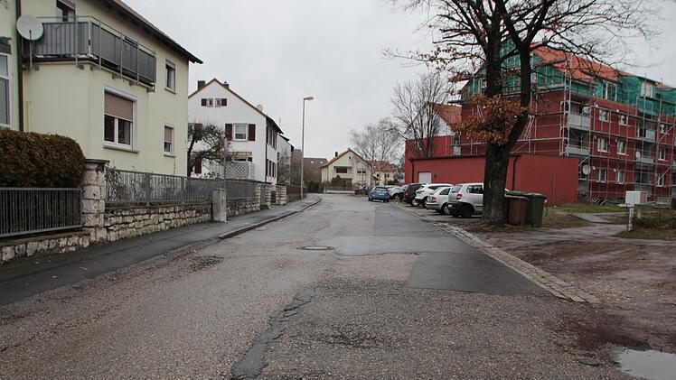 Die sehr  schlechte St.-Georg-Straße  steht   in diesem Jahr zusammen mit ihren Nebenstraßen bereits auf dem Sanierungsplan.  Foto: Andreas Dorsch