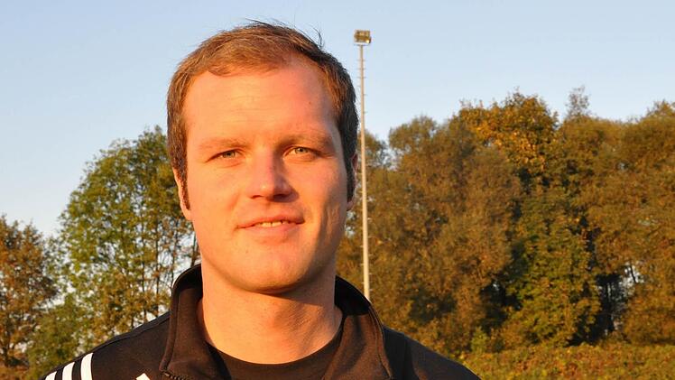 Markus Fischer, A-Lizenz-Inhaber und derzeit Trainer des FC Mitwitz, ist Wunschkandidat der Coburger für den frei werdenden Posten.