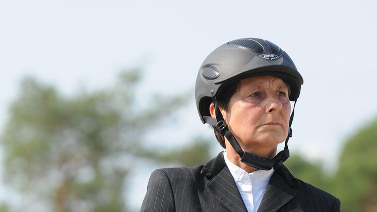 In ihrer eigenen Welt scheint diese Dressurreiterin zu sein. Foto: ssp