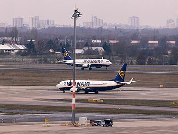 Fenster bricht &ndash; Ryanair-Maschine nach Memmingen kehrt um