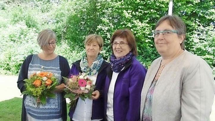 Pia Steinmann (von links) war als Krankenschwester schon 1986 dabei, Marianne Wascher kam zwei Jahre später dazu. Mit im Bild Helga Wittmann, die jetzige Leiterin der Diakoniestation, und ihre Vorgängerin Irmgard Ginzel. Foto: Petra Malbrich