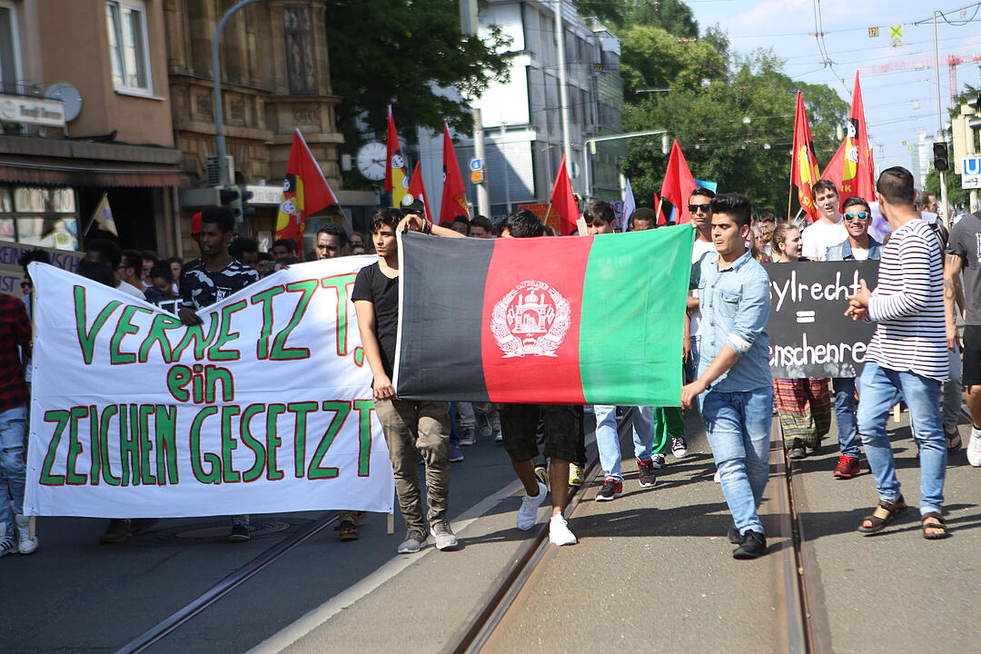 500 Demonstranten protestieren gegen Abschiebepolitik