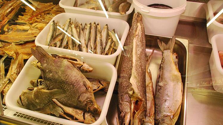 Knabberspaß für Russen: getrockneter Fisch.Christiane lehmann