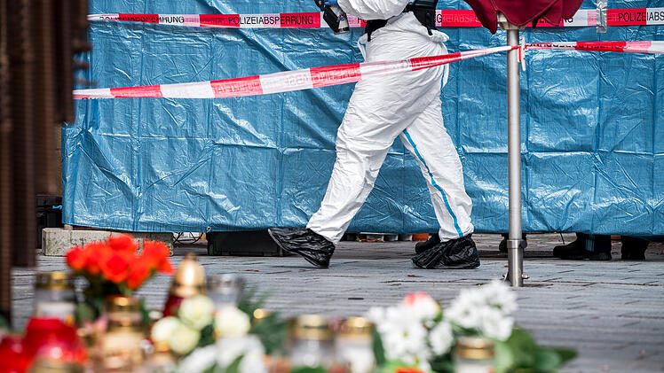 Lichtenfels: Blumenladen-Mitarbeiterin getötet - Experten untersuchen Tatort mit moderner Methode
