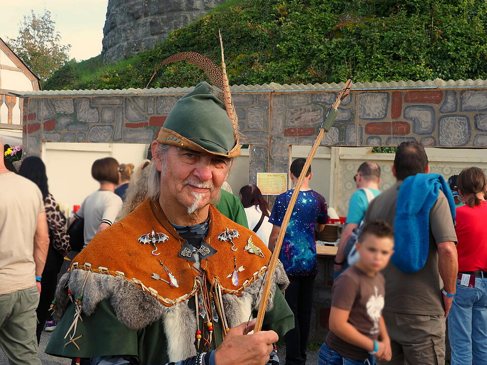 Buntes Treiben auf der Burg.