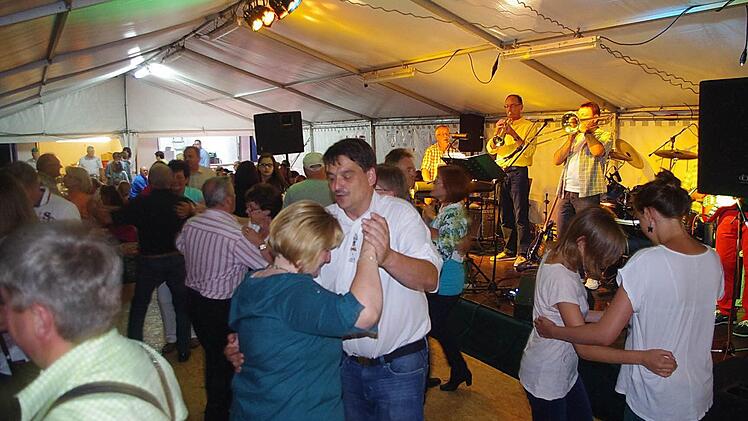 Am Samstagabend sorgte einmal mehr "The Band" für ausgelassene Stimmung. Fotos: Heike Schülein