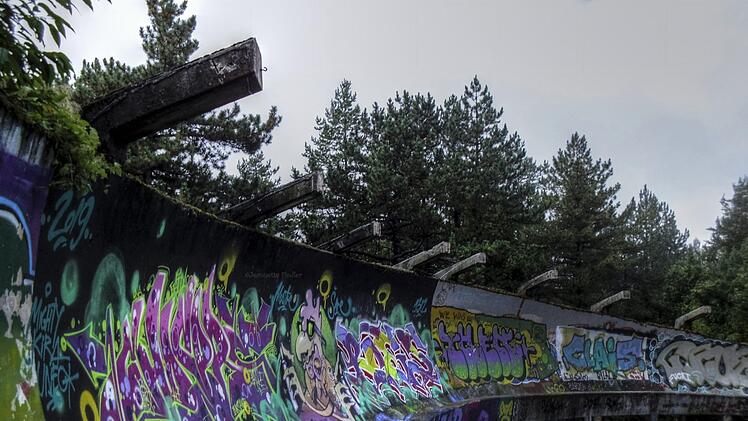 Die Jagd nach atemberaubenden Bildern verschlägt Jeannette Fiedler an die Orte in der Welt, an denen Menschen nur selten anzutreffen sind, wie die Rodel-Bahn in Sarajevo, wo 1984 die Olympischen Winterspiele stattfanden, bevor der Krieg ausbrach. Foto: Jeannette Fiedler