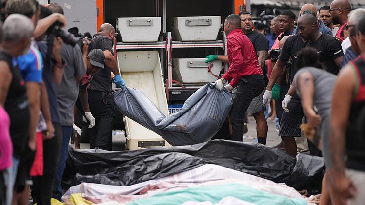 Nach Polizeieinsatz in Favelas in Rio de Janeiro