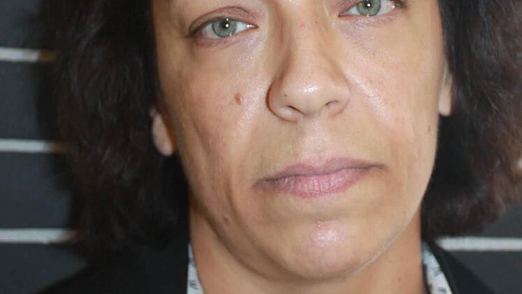 Petra Daum, Schichtführerin: Der Schock sitzt nach wie vor tief, auch bei Petra Daum, Schichtführerin beim Marktrodacher McDonald's, und ihren Mitarbeitern: "Es ist nach wie vor Thema, viele Kunden fragen nach." Auch der Sohn der getöteten Frau sei da gewesen, wollte wissen, ob keiner etwas gehört oder gesehen hätte. "Wir sind alle sehr bedrückt. An einen normalen Betrieb ist noch nicht zu denken", sagt Daum.  Foto: Sabine Herteux