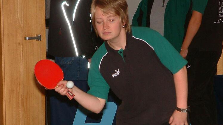 Doris Gareis (Bild) von der SG Neuses II blieb beim 8:5-Sieg  beim SV Berg in ihren drei Einzeln und im Doppel mit Isabel Schmidt unbezwungen. Foto: Hans Franz