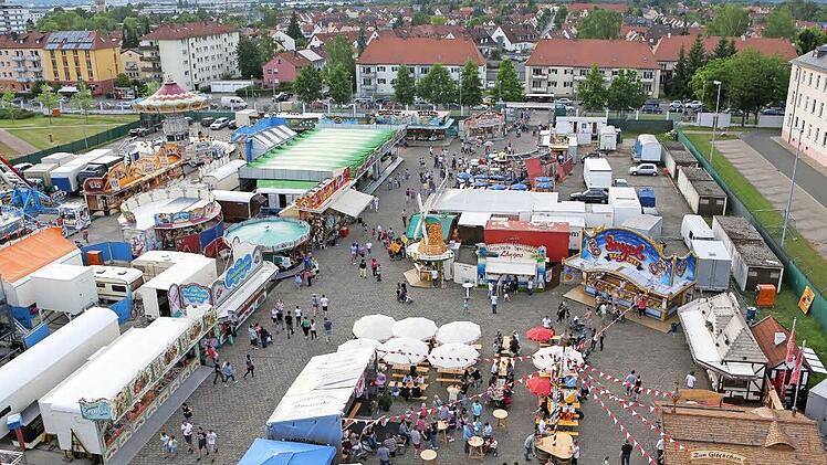 In den vergangenen Jahren fand der Plärrer auf dem ehemaligen Kasernengelände an der Zollnerstraße statt. Das könnte nun bald Vergangenheit sein. Archivfoto: RiegerPress
