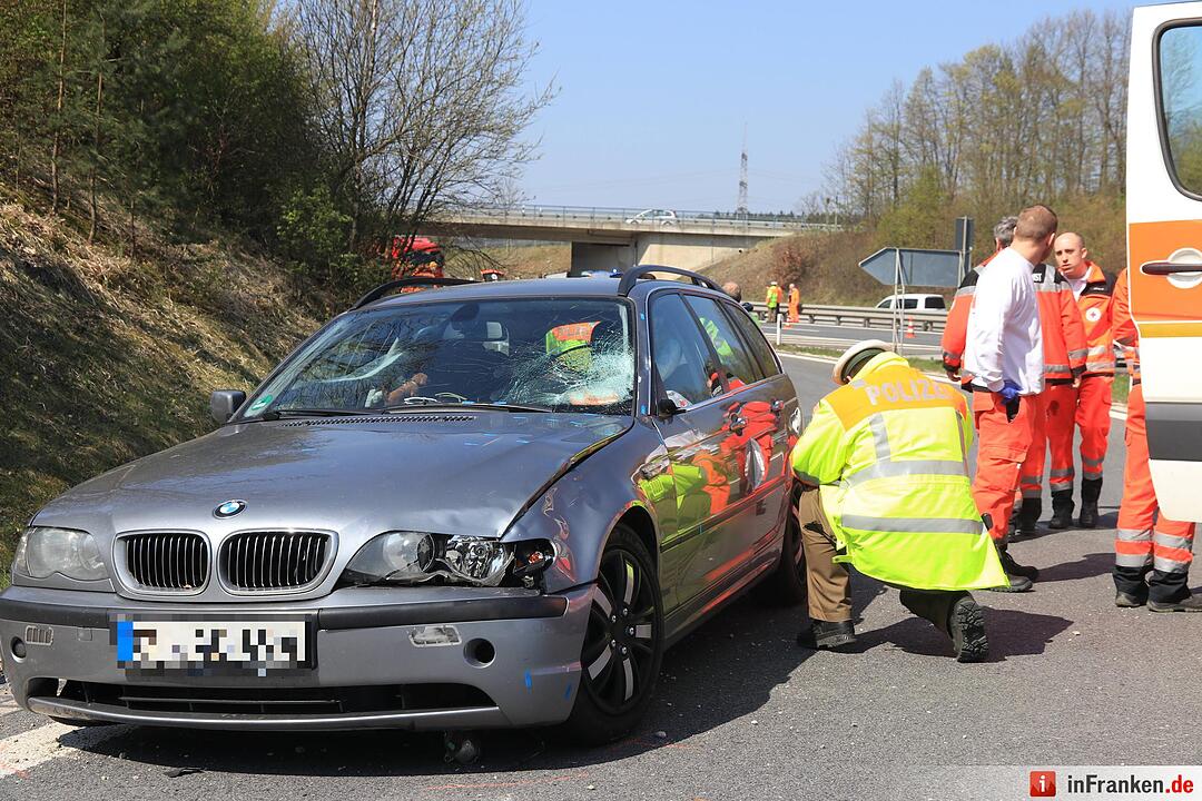 Polizist wird auf A70 von Auto erfasst und lebensgefährlich verletzt