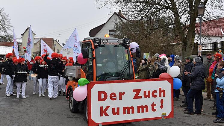 "Der Zuch kummt" hieß es heuer wieder beim Faschingsumzug in Obertheres.