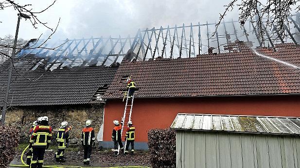 Der Dachstuhl brannte vollständig aus.