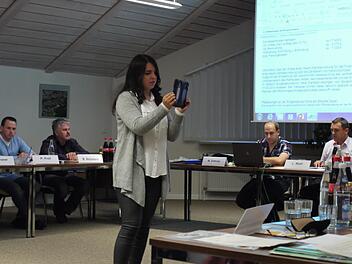 Christina Lorz filmte die Räte für eine Aktion der Röttenbacher Jugendpfleger. Foto: Pauline Lindner