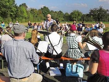 Die Poppenrother Musikanten beim Open-Ähre-Konzert  Foto: Wimmel