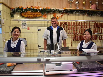 Vietnamesinnen absolvieren im Kreis Forchheim Ausbildung zu Metzgereifachverk&auml;uferinnen