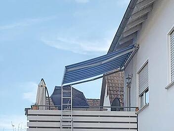 Über den Balkon wurden drei Bewohner gerettet.  Foto: Freiwillige Feuerwehr Ebermannstadt