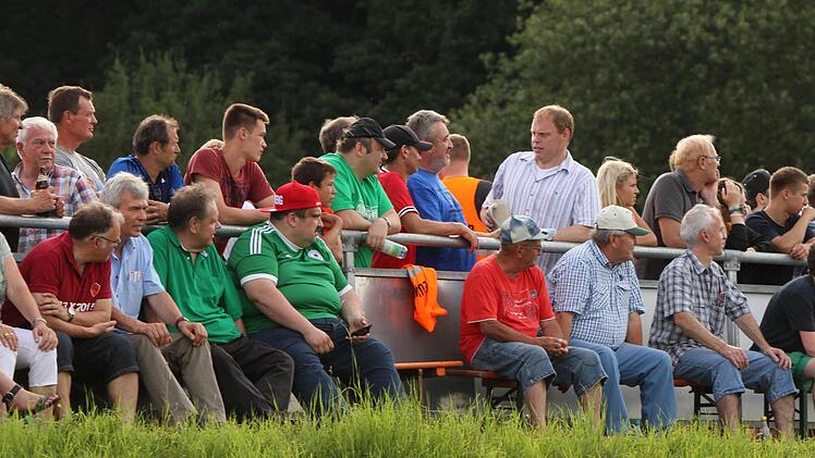 Das Spiel fand vor einer tollen Zuschauerkulisse von über 550 Besuchern statt. Fotos: Günther Geiling
