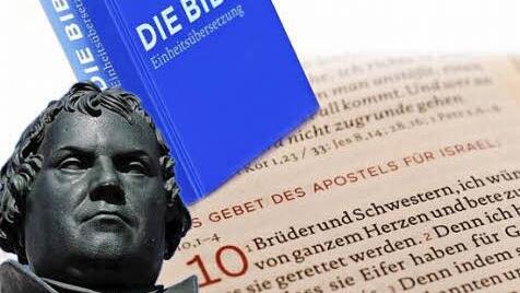 Zwei neue deutschsprachige Bibelversionen werden beim Studientag unter die Lupe genommen.  Illustration: Christine Kaufmann