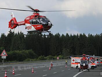 Einen Tag nach dem schweren Busunglück in Oberfranken hat das bayerische Kabinett mit einer Schweigeminute der Opfer gedacht. Foto: NEWS5 / Fricke