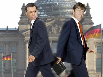 Haben sich in Berlin noch nicht auf ein Bier getroffen: die beiden Bundestagsabgeordneten aus dem Wahlkreis Bamberg-Forchheim (von links): Thomas Silberhorn (CSU) und Andreas Schwarz (SPD). Grafik/Design: Tanja Friedrich