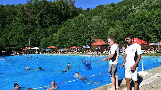 Im Gräfenberger Freibad Foto: Petra Malbrich