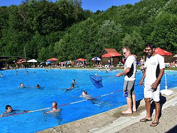 Im Gräfenberger Freibad Foto: Petra Malbrich