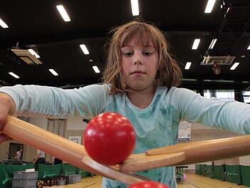 Geschicklichkeit bewies diese junge Spielerin bei "Ebs spielt".  Fotos: Andreas Hofbauer