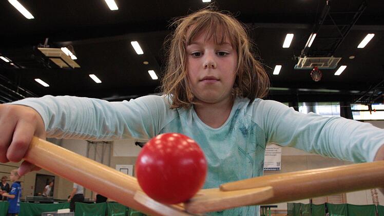 Geschicklichkeit bewies diese junge Spielerin bei "Ebs spielt".  Fotos: Andreas Hofbauer