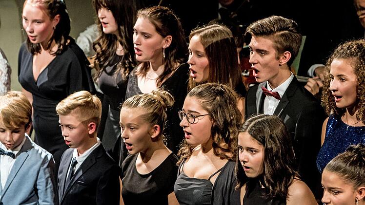 Impressionen vom Mitmachkonzert im Landestheater Coburg: Wenn junge Talente gemeinsam mit Profis auftreten.Foto: Jochen Berger
