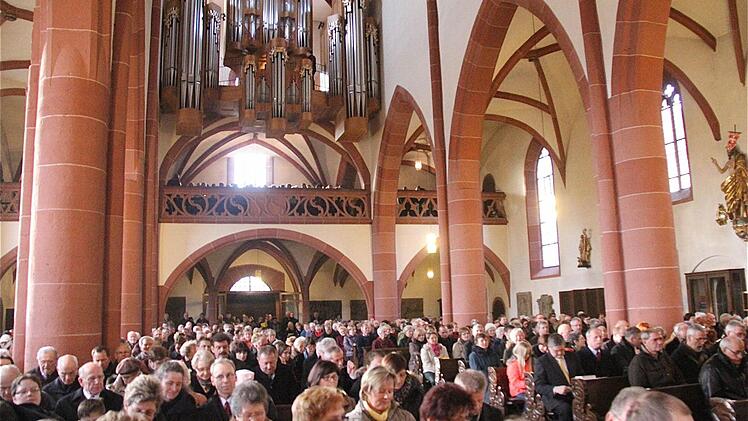 Volle Kirche