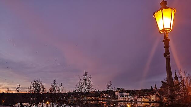 "Liebe in der Stadt": Kitzingen l&auml;dt zu humorvoller F&uuml;hrung am Valentinstag ein