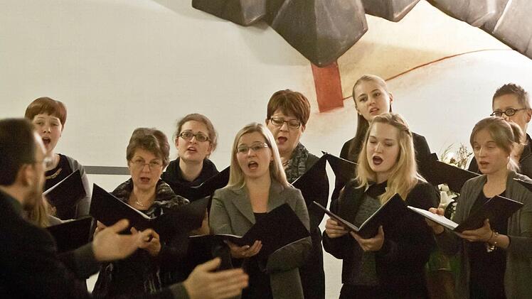 Die "Kleine Kantorey" aus Kronach beeindruckte bei ihrem Gastspiel in der Johanneskirche in Coburg. Fotos: Jochen Berger