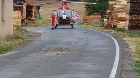 Mit dem Hubschrauber wurde der Verletzte in die Klinik f&uuml;r Handchirurgie nach Bad Neustadt gebracht.