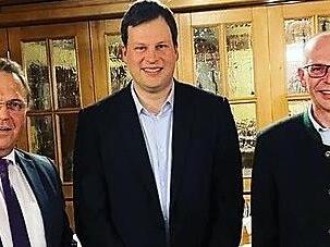 Holger Then (Mitte) begrüßte Hans-Peter Friedrich (l.) und Landrat Christian Meißner.
