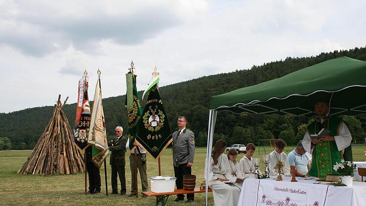 Festgottesdienst mit Fahnenweihe in Hohn.Gabriele Sell