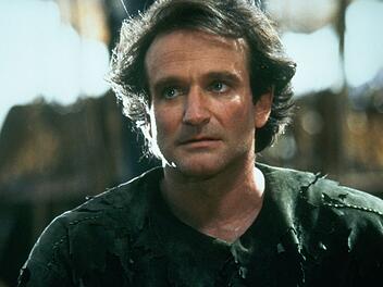 Anwalt Peter Banning (Robin Williams) kehrt ins Nimmerland zur&uuml;ck.