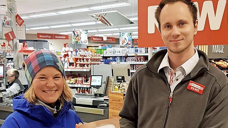 F. Klaußner (links) gewann einen Einkaufsgutschein. Foto: privat