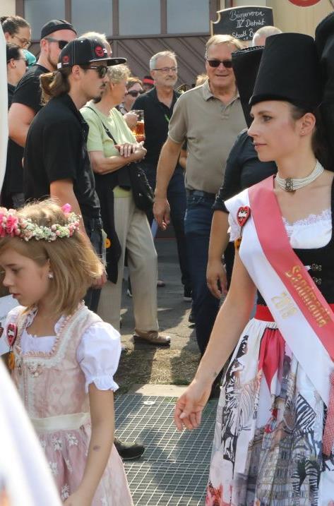 Fischerstechen der Erwachsenen am Sonntag. Foto: Barbara Herbst