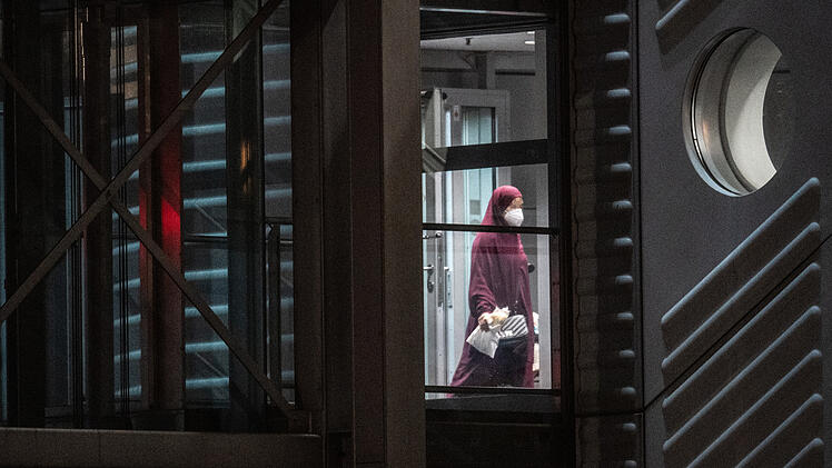 N&uuml;rnberg: R&uuml;ckholaktion von IS-Anh&auml;ngerinnen mit Kindern aus Syrien