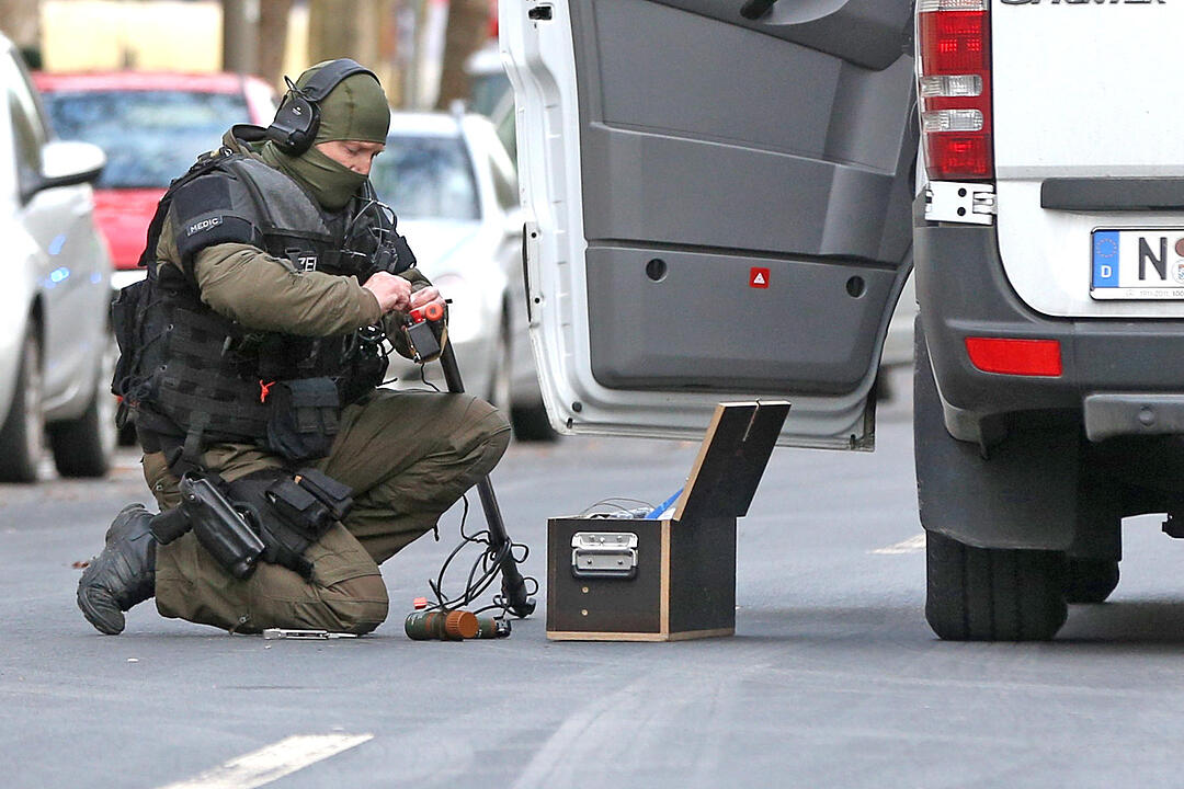 SEK-EInsatz in Schweinfurt unblutig beendet - Zwei Schuetzen festgenommen