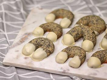 Weihnachtliche Mohnkipferl