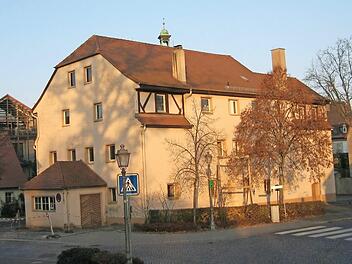 Im Kommunbrauhaus wurde 1921 eine "rentierliche Gemeindeanstalt" eingerichtet. Fotos: Welker (Archiv)